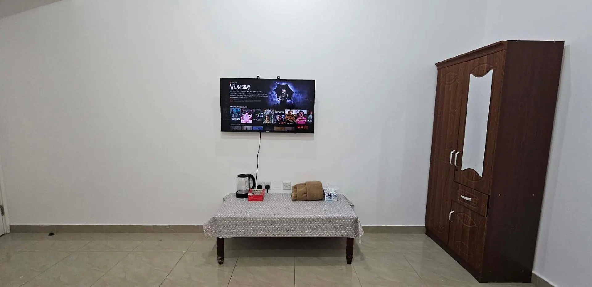 Guest house Cozy Room With Sharing Washroom Abu Dhabi