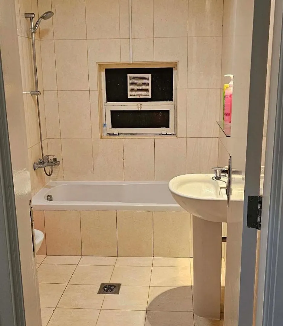 Cozy Room With Sharing Washroom Abu Dhabi 0*,